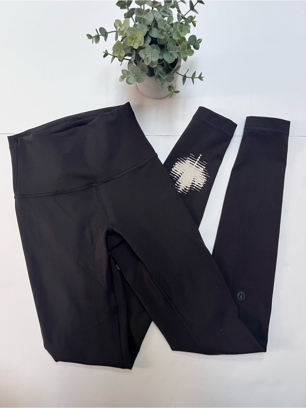 Lululemon Team Canada Wunder Train High-Rise Tight 28" COC Logo Everlux Size 2
